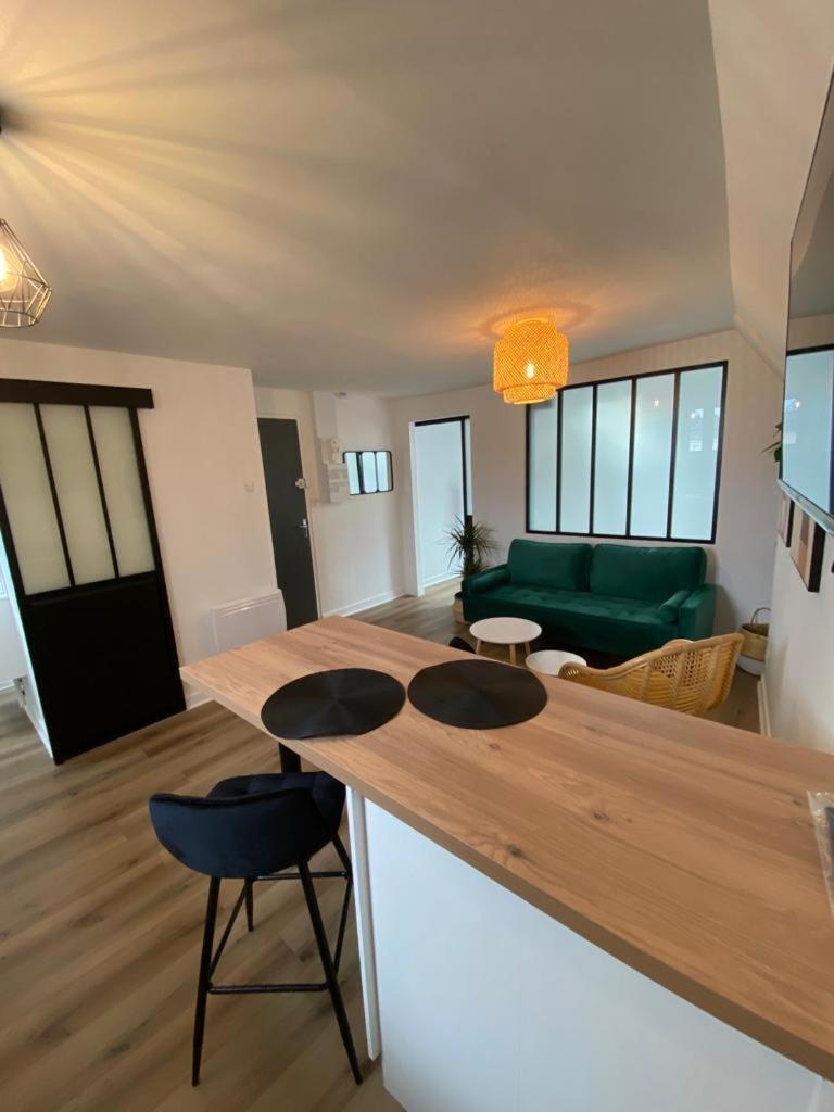 Au Coeur De Ville Laval  Habitación foto
